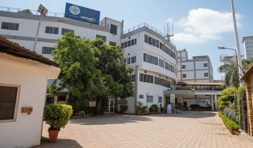 iis-university-jaipur (2)